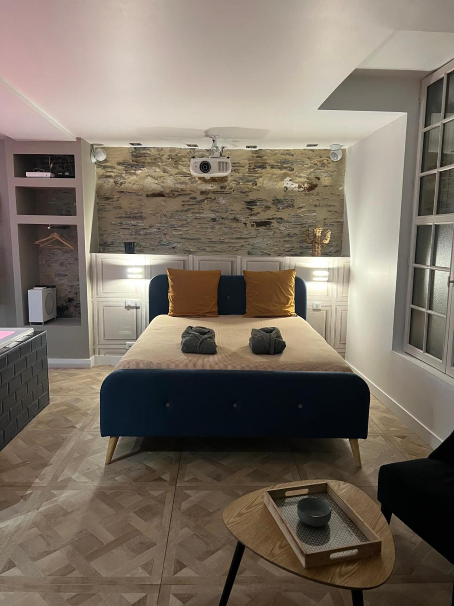 Appartement Avec Jacuzzi Sauna & Home Cinema - Nid D'Angers Exterior foto