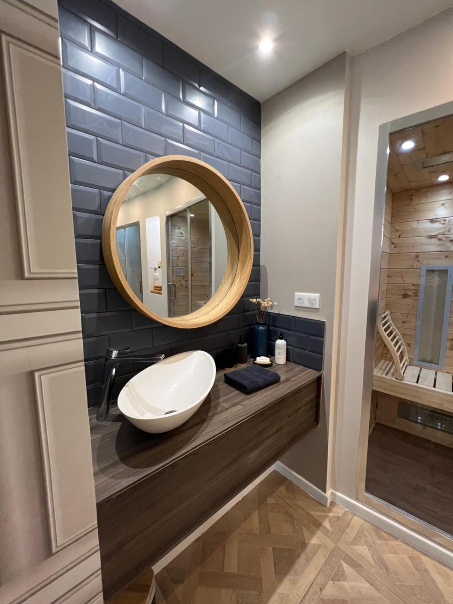 Appartement Avec Jacuzzi Sauna & Home Cinema - Nid D'Angers Exterior foto