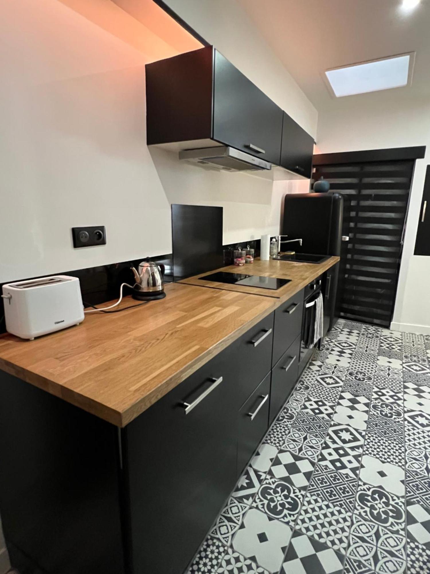 Appartement Avec Jacuzzi Sauna & Home Cinema - Nid D'Angers Exterior foto