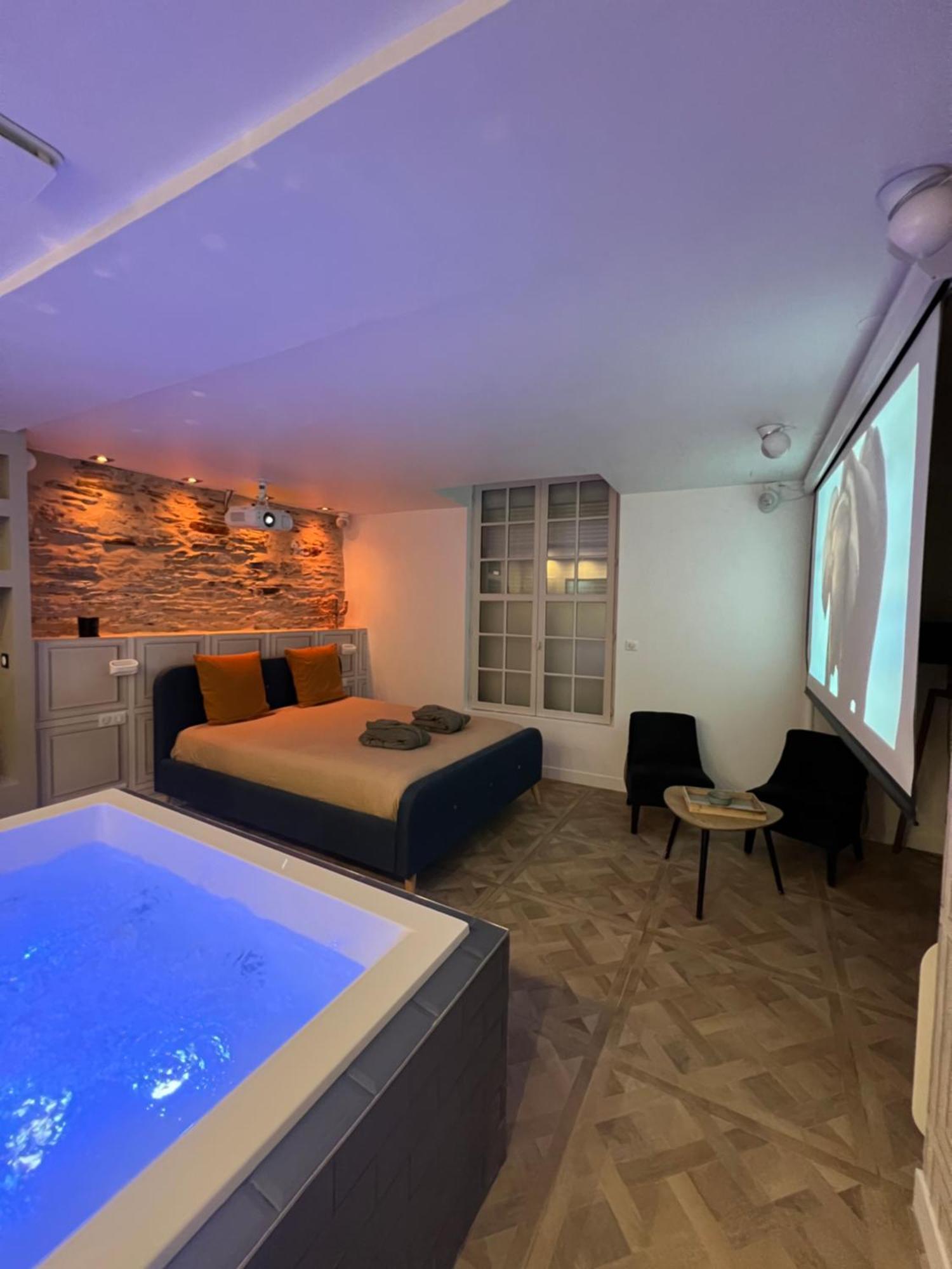 Appartement Avec Jacuzzi Sauna & Home Cinema - Nid D'Angers Exterior foto